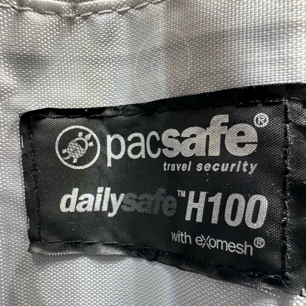 Pacsafe Dailysafe H100 Anti-Theft Travel Crossbody Bag - Picture 15 of 15
